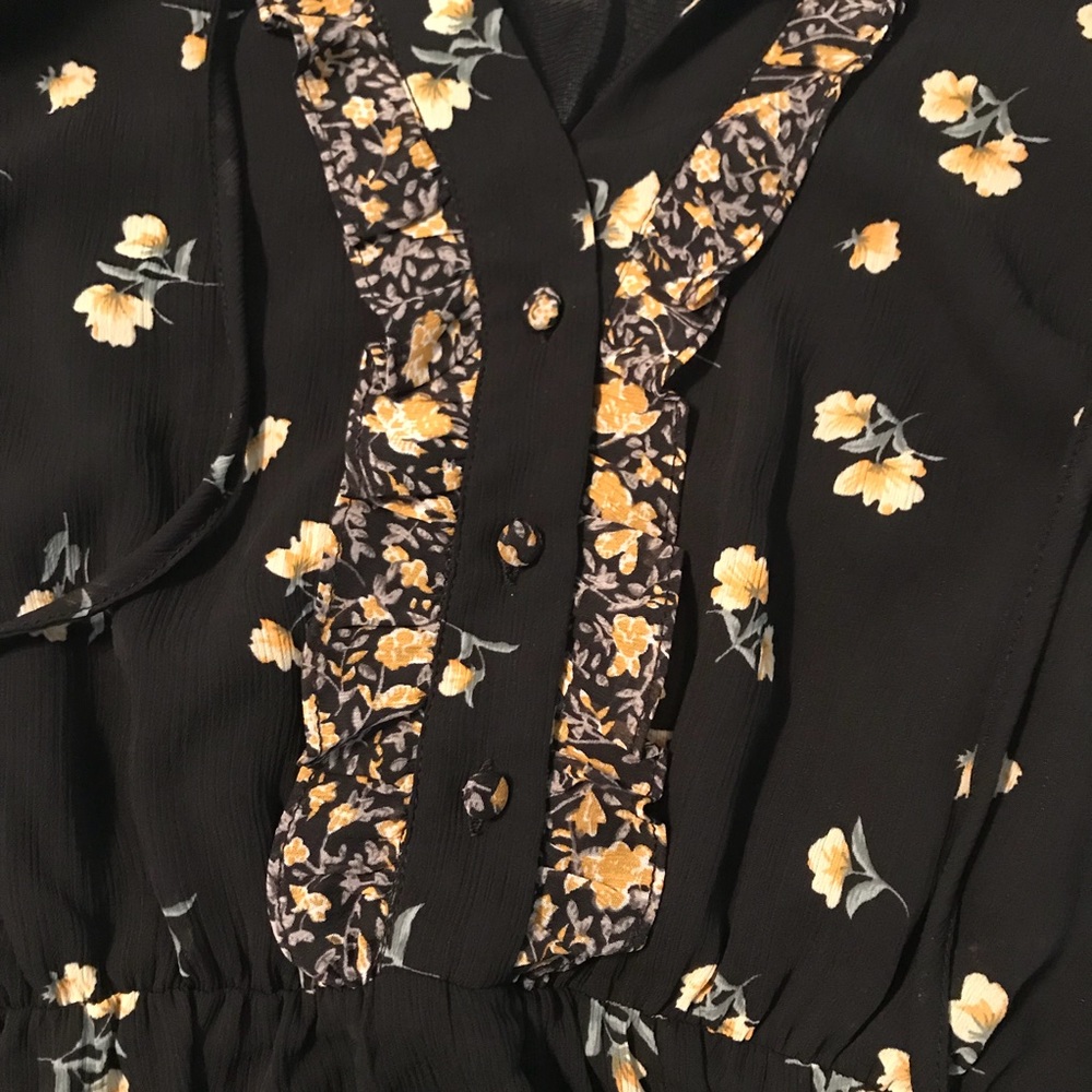 Black floral long sleeve Lulus dress - Picture 5 of 6